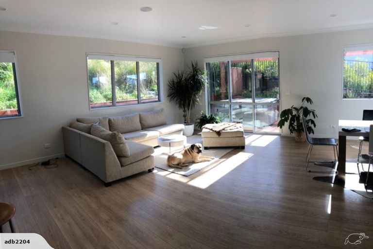 Photo of property in 35 Remuremu Street, Long Bay, Auckland, 0630