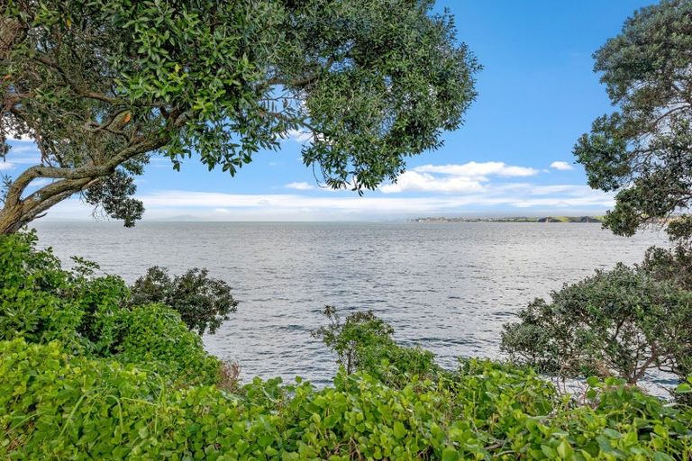 Photo of property in 881a Whangaparaoa Road, Manly, 0930