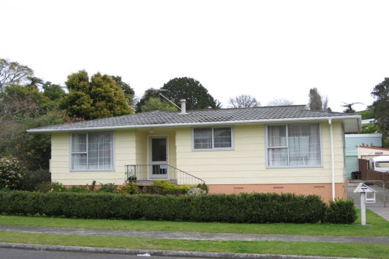Photo of property in 10 Brixham Place, Merrilands, New Plymouth, 4312