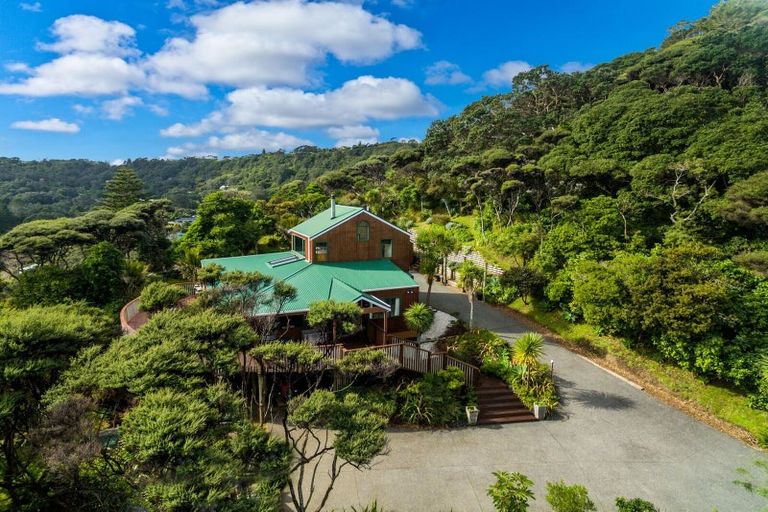 Photo of property in 106 Domain Crescent, Muriwai, Waimauku, 0881