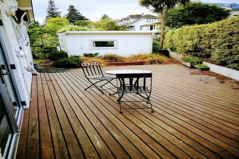 Photo of property in 1 Lovat Street, Havelock North, 4130