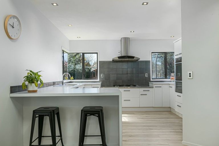 Photo of property in 12 Brooker Place, Waipukurau, 4200