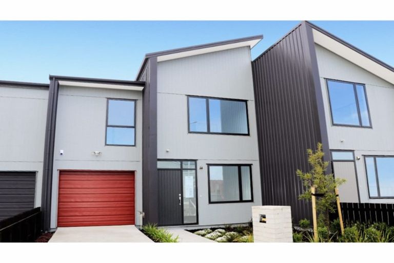 Photo of property in 33 Wallace Road, Ranui, Auckland, 0612