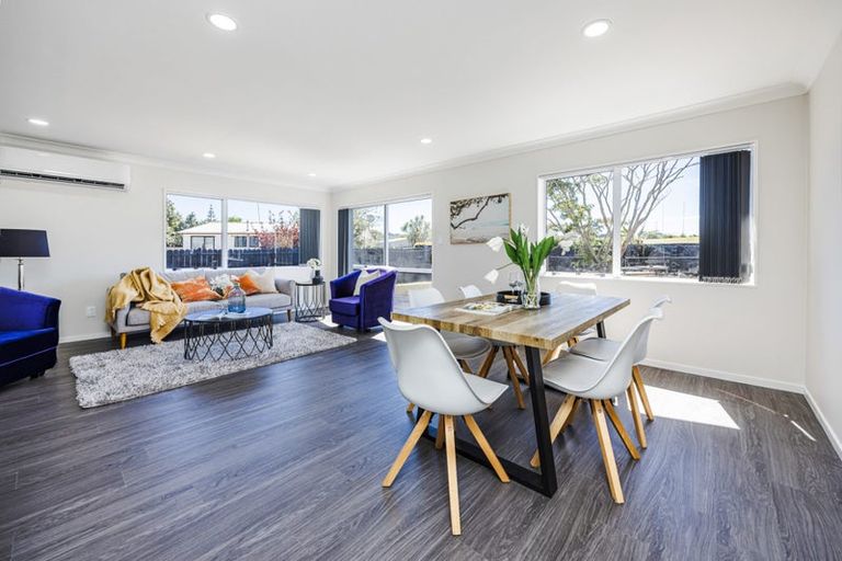 Photo of property in 15 Advocate Place, Randwick Park, Auckland, 2105