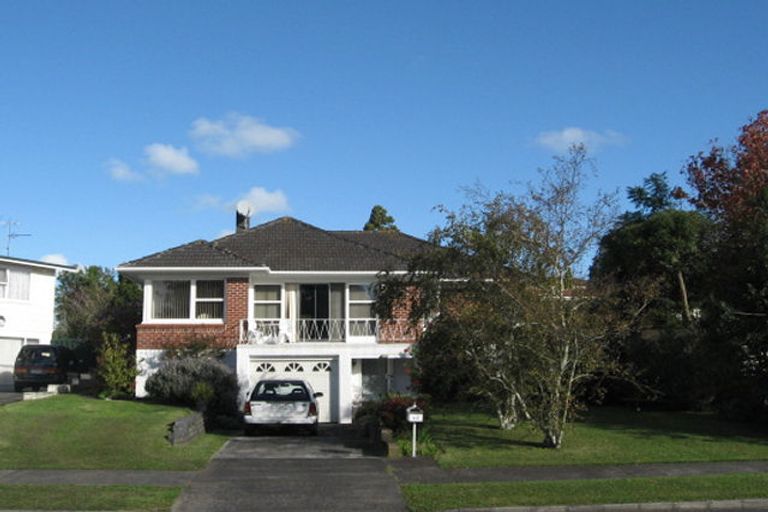 Photo of property in 117 Reeves Road, Pakuranga Heights, Auckland, 2010