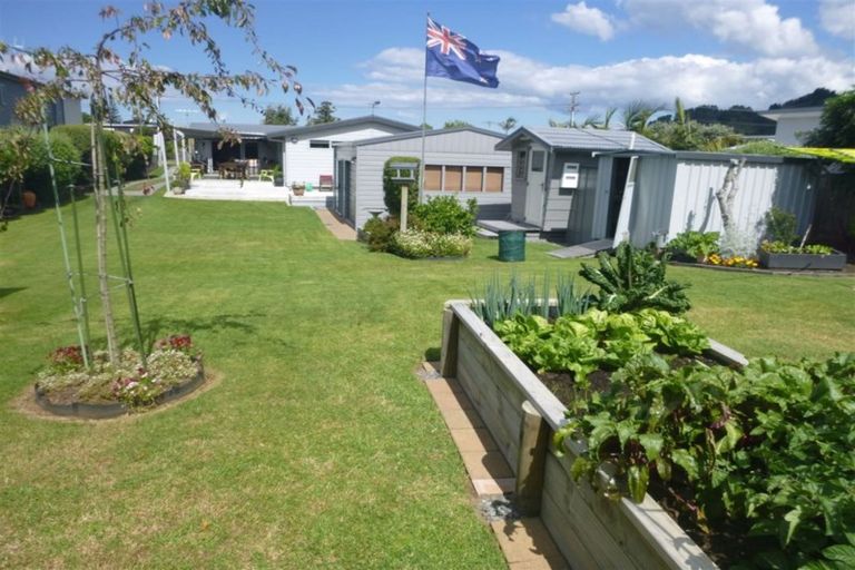 Photo of property in 211 Given Avenue, Whangamata, 3620