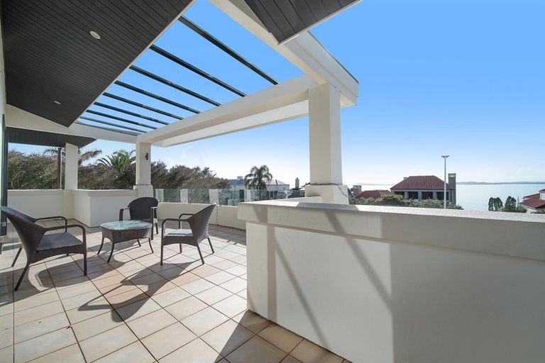 Photo of property in 12 Quedley Court, Eastern Beach, Auckland, 2012