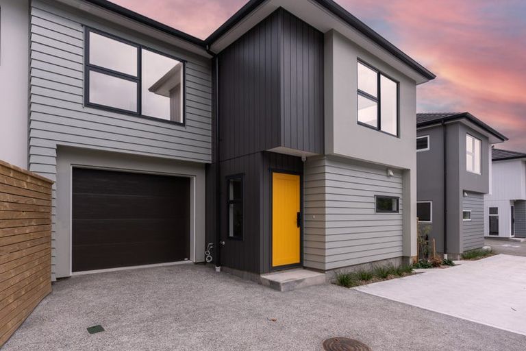 Photo of property in 20b Korau Grove, Stokes Valley, Lower Hutt, 5019