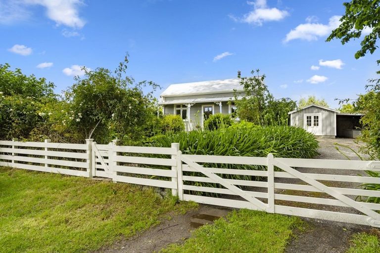 Photo of property in 90 Cemetery Road, Sanson, Palmerston North, 4479