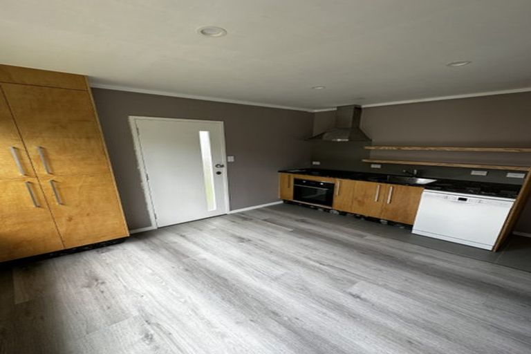 Photo of property in 1/163 View Road, Sunnyvale, Auckland, 0612