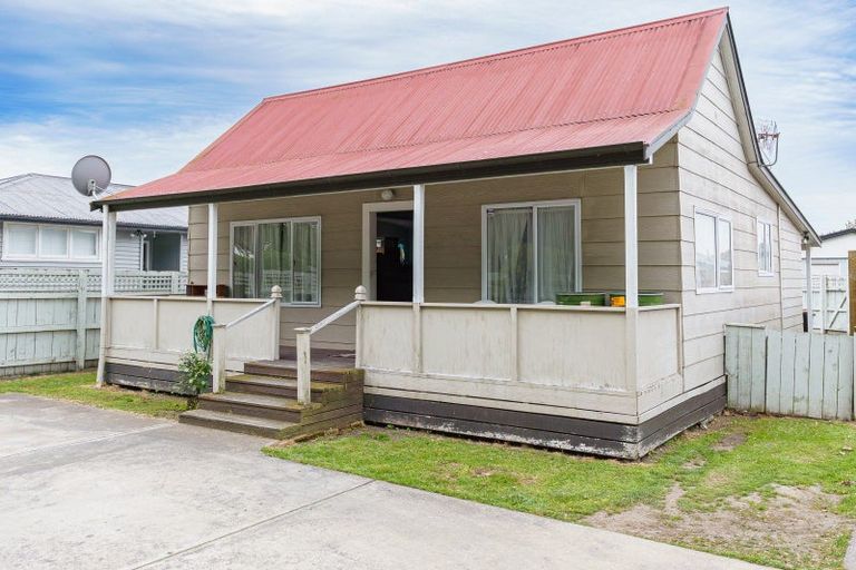 Photo of property in 910 Grove Road, Mayfair, Hastings, 4122