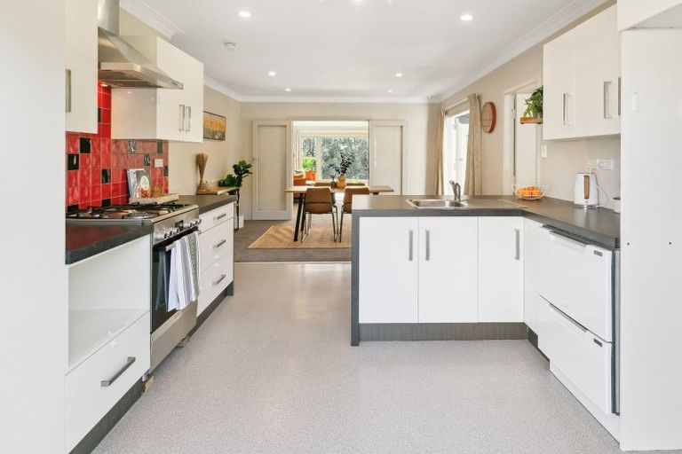 Photo of property in 9 Allen Terrace, Tawa, Wellington, 5028