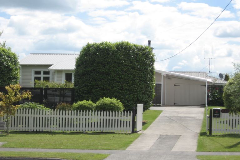 Photo of property in 237 Shakespeare Street, Leamington, Cambridge, 3432