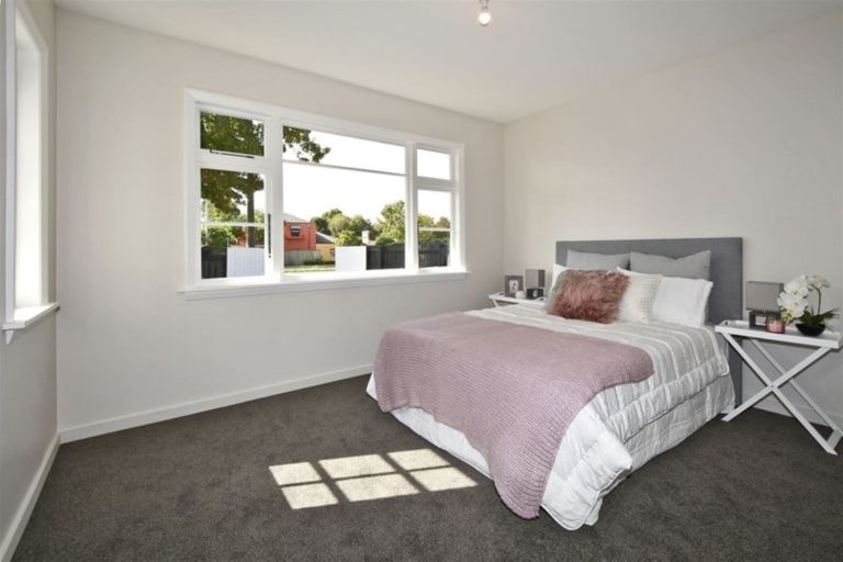 Photo of property in 219a Main North Road, Redwood, Christchurch, 8051