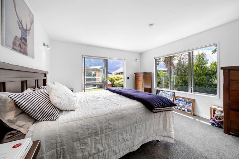 Photo of property in 8 Invincible Drive, Glenorchy, 9372