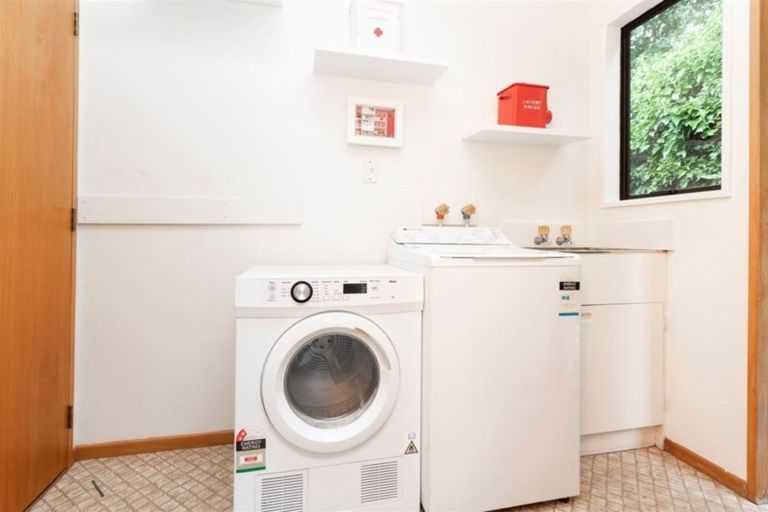 Photo of property in 2/92c Englefield Road, Northwood, Christchurch, 8051