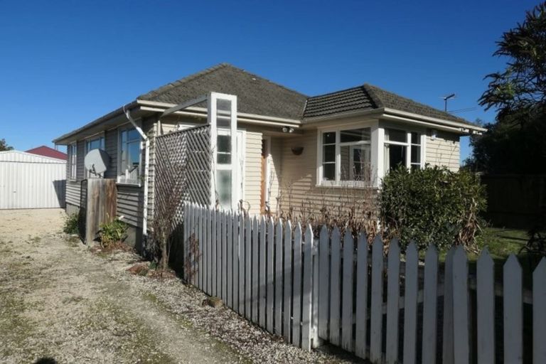 Photo of property in 2 Farquhars Road, Redwood, Christchurch, 8051
