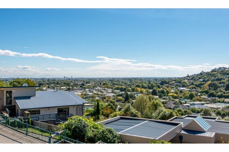 Photo of property in 5 Emerald Lane, Cashmere, Christchurch, 8022