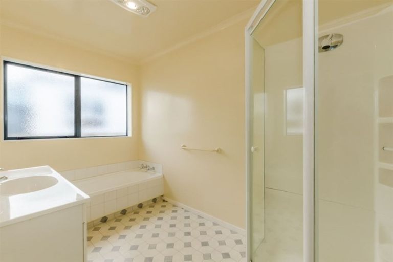 Photo of property in 15a Walton Road, Paraparaumu Beach, Paraparaumu, 5032