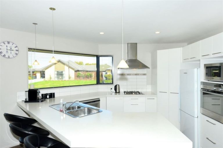 Photo of property in 6 Cyclamen Place, Aidanfield, Christchurch, 8025