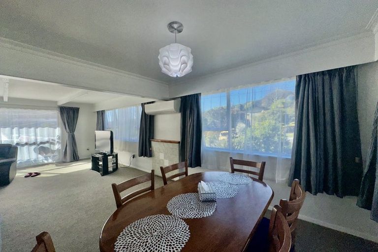 Photo of property in 1 Dorset Street, Picton, 7220