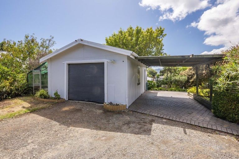Photo of property in 138 Arawhata Road, Paraparaumu, 5032
