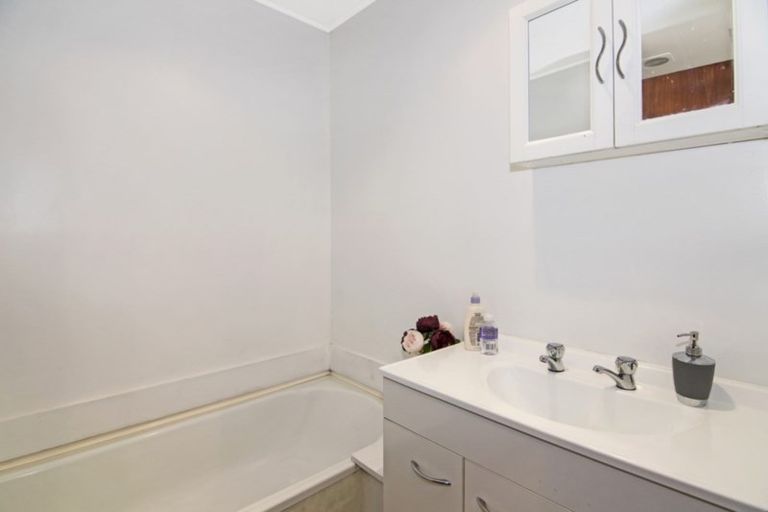 Photo of property in 1/1 Windlesham Place, Wakefield, 7025