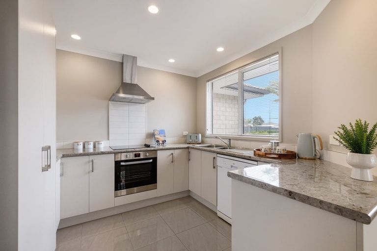 Photo of property in 9a Dickson Road, Papamoa Beach, Papamoa, 3118