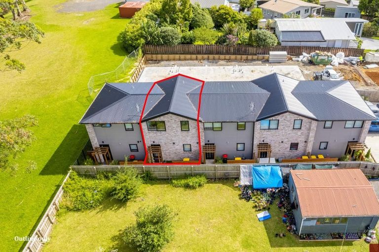 Photo of property in 6/83 Vodanovich Road, Te Atatu South, Auckland, 0610