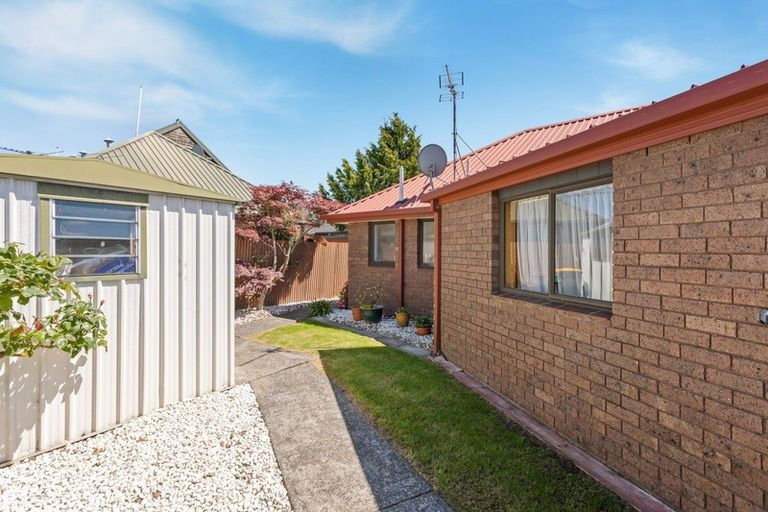 Photo of property in 3/49 Division Street, Riccarton, Christchurch, 8041