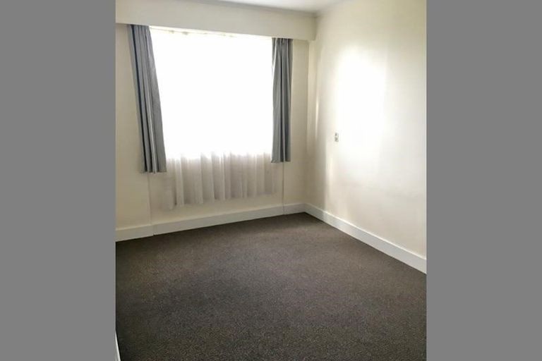 Photo of property in 23 Kelwyn Road, Kelston, Auckland, 0602