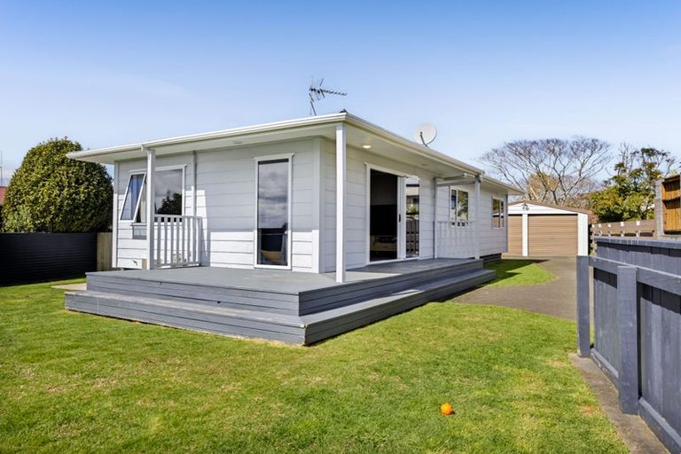 Photo of property in 6 Camellia Avenue, Bell Block, New Plymouth, 4312