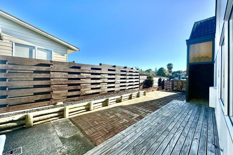 Photo of property in 2a Sirius Place, Botany Downs, Auckland, 2010