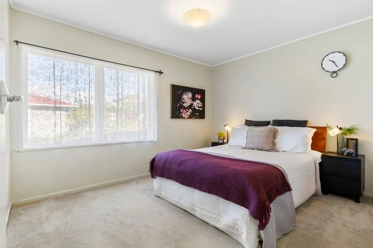 Photo of property in 20 Arosa Place, Forrest Hill, Auckland, 0620