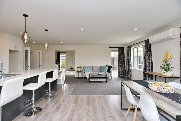 Photo of property in 8 Churchill Drive, Rangiora, 7400