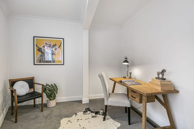 Photo of property in 52 Pipitea Street, Thorndon, Wellington, 6011