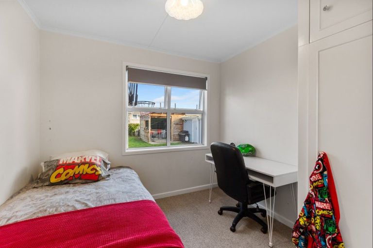 Photo of property in 11 Duke Street, Levin, 5510