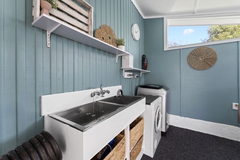 Photo of property in 1 Sutherland Crescent, Westbrook, Palmerston North, 4412