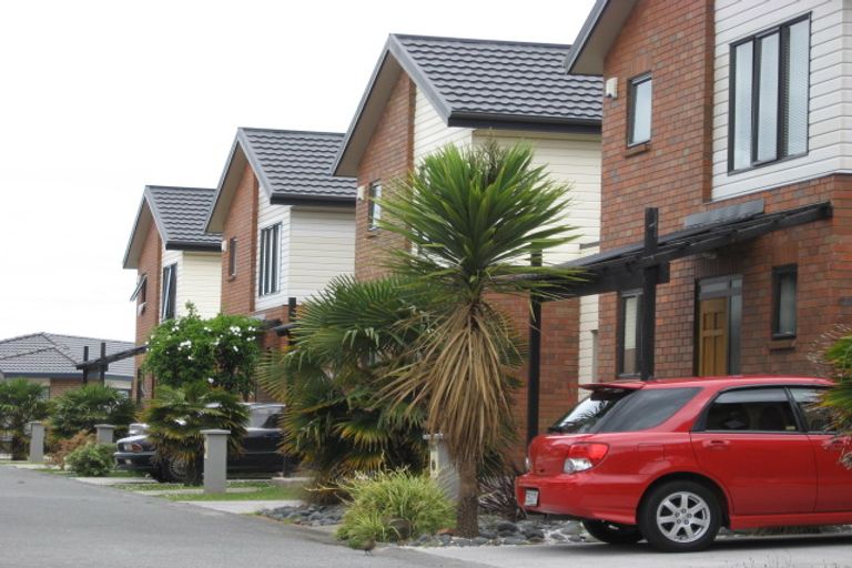 Photo of property in 30 Secoia Crescent, Mangere, Auckland, 2022