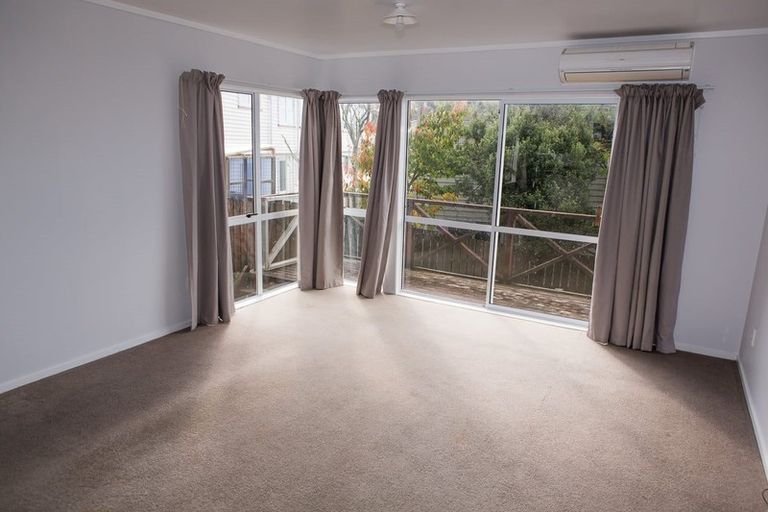 Photo of property in 9a Stephen Street, Johnsonville, Wellington, 6037