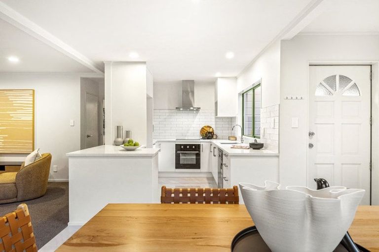 Photo of property in 9/179 Mokoia Road, Birkenhead, Auckland, 0626