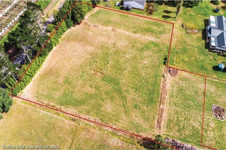 Photo of property in 88a Boord Crescent, Kumeu, 0891