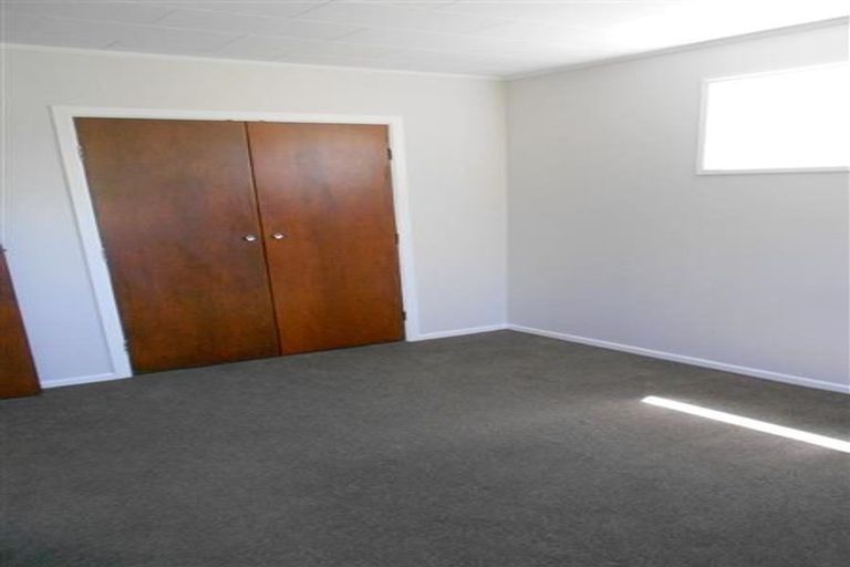 Photo of property in 2/10 Petherick Crescent, Johnsonville, Wellington, 6037