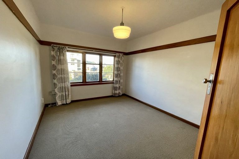 Photo of property in San Marino Apartments, 4/4 Oak Park Avenue, Te Aro, Wellington, 6011