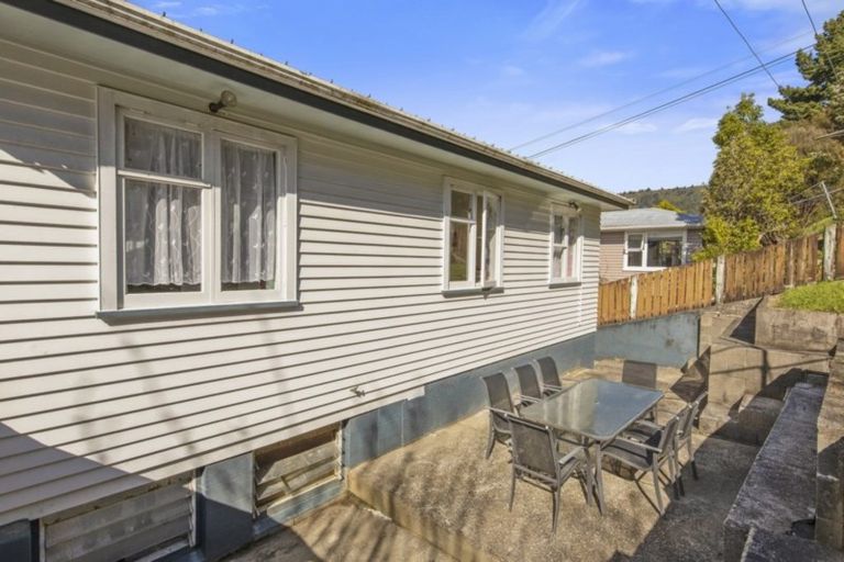 Photo of property in 368 George Street, Stokes Valley, Lower Hutt, 5019