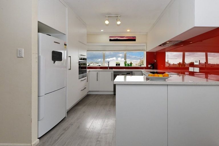 Photo of property in 259 Glengarry Road, Glen Eden, Auckland, 0602