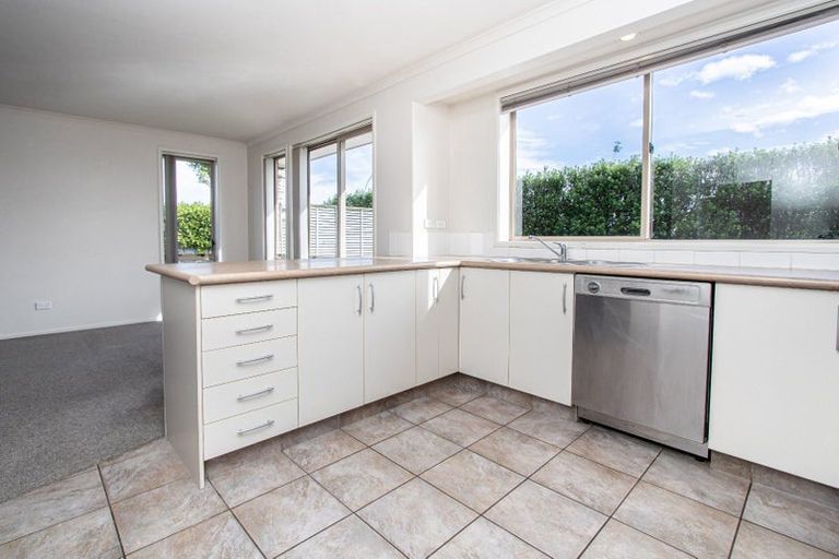 Photo of property in 2 Parkside Drive, Huntington, Hamilton, 3210