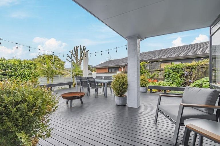 Photo of property in 62 Golfland Drive, Golflands, Auckland, 2013