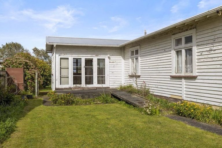 Photo of property in 20 Gladstone Street, Hawera, 4610