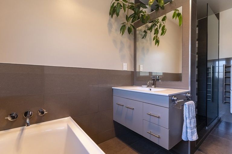 Photo of property in 82 Kawai Street, Nelson South, Nelson, 7010